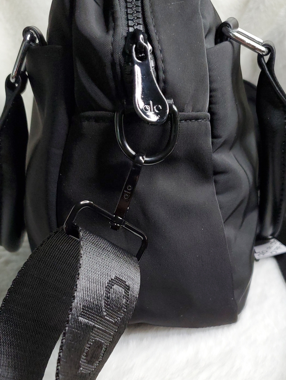 ALO Yoga Black Crossbody Bag with Logo Strap - Picture 7 of 12